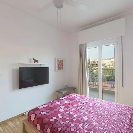 Apartment Sunny Luxury 50 Sm With Balcony View 4th Floor